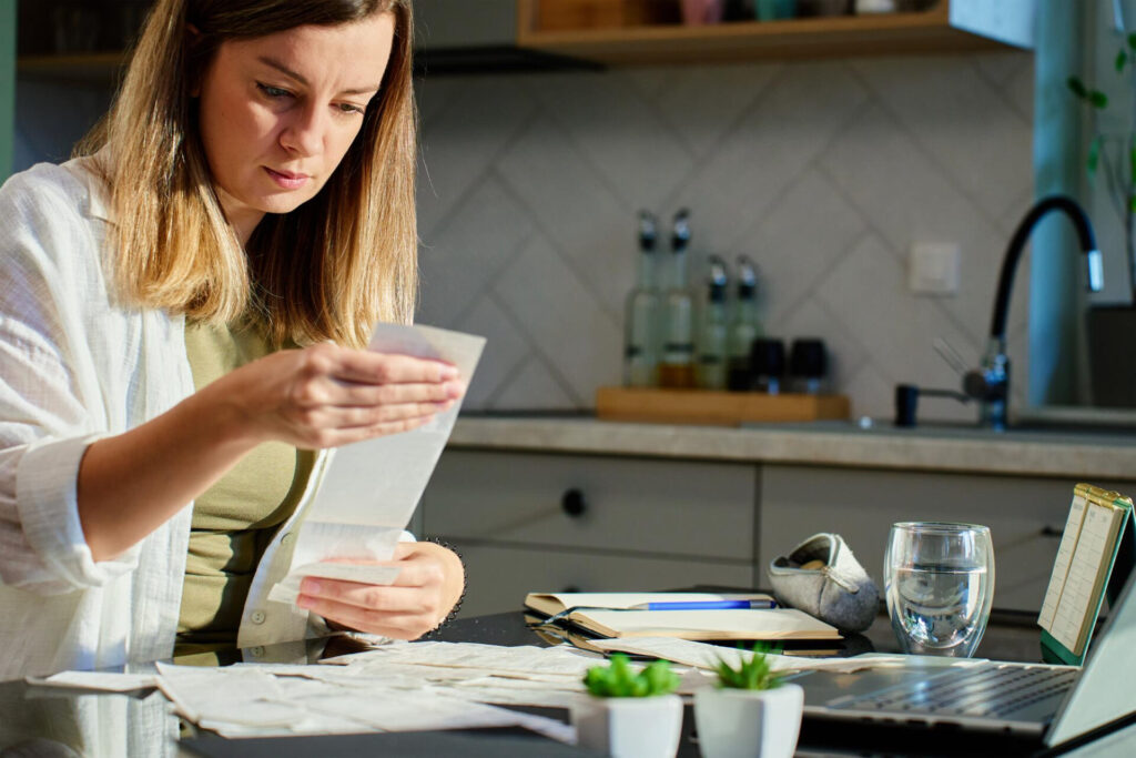 Budgeting & Saving - monthly income management steps