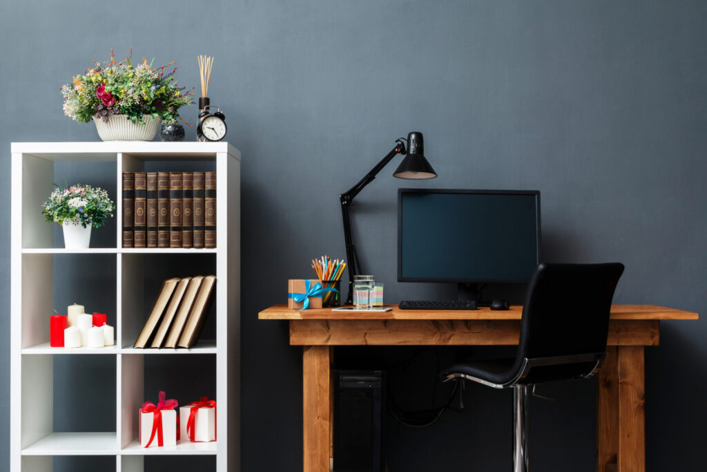 сlean workplace - declutter your life and boost productivity