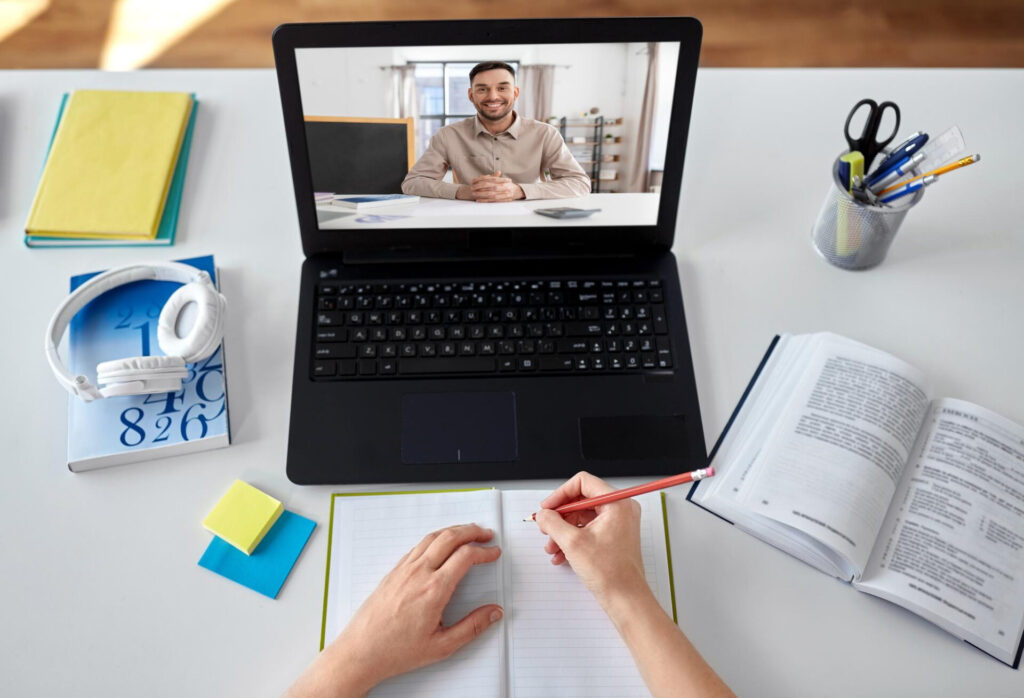 - online learning success strategies